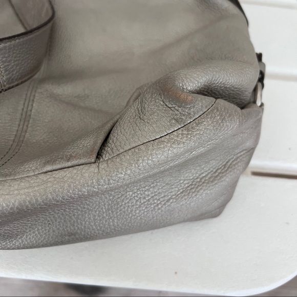 Coach metallic pewter silver hobo duffle F15064 convertible strap - Picture 15 of 16